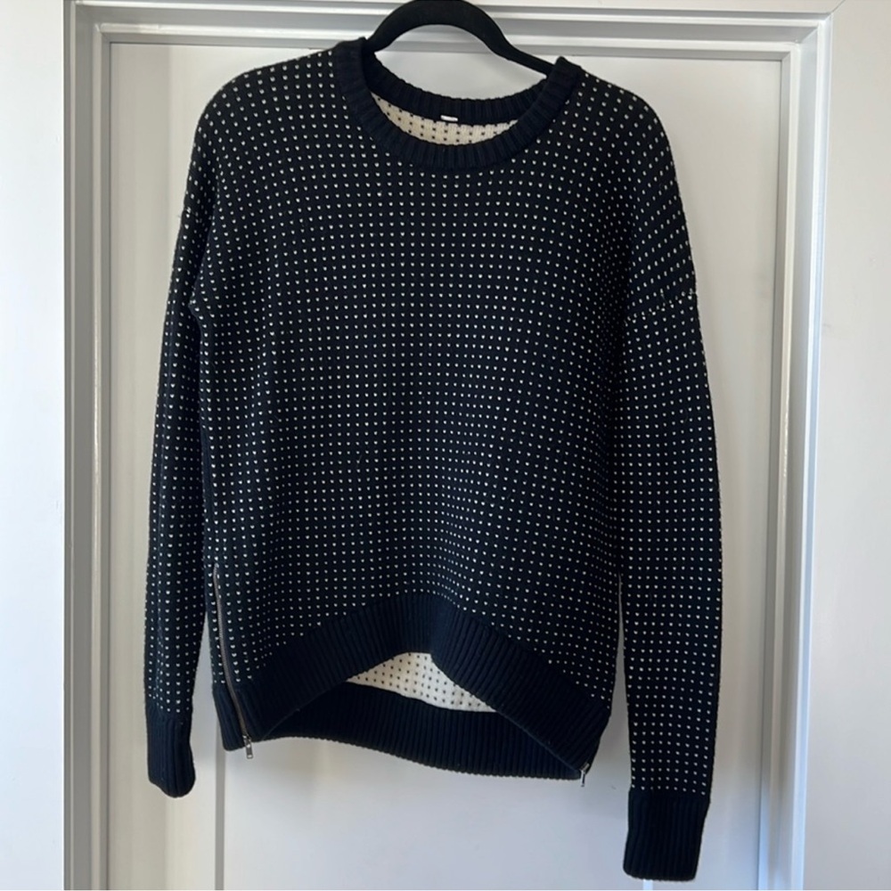 Women's Black and White Sweater